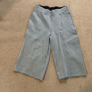Lululemon Cropped Sweatpants Size 12